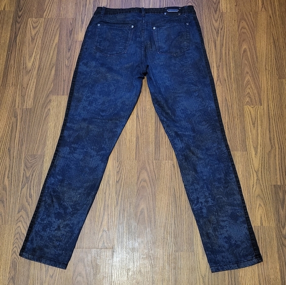 Tru Luxe Women’s Jeans Size 30/10 Blue Black Two-Tone Floral Stretch Denim B17 - Picture 7 of 12